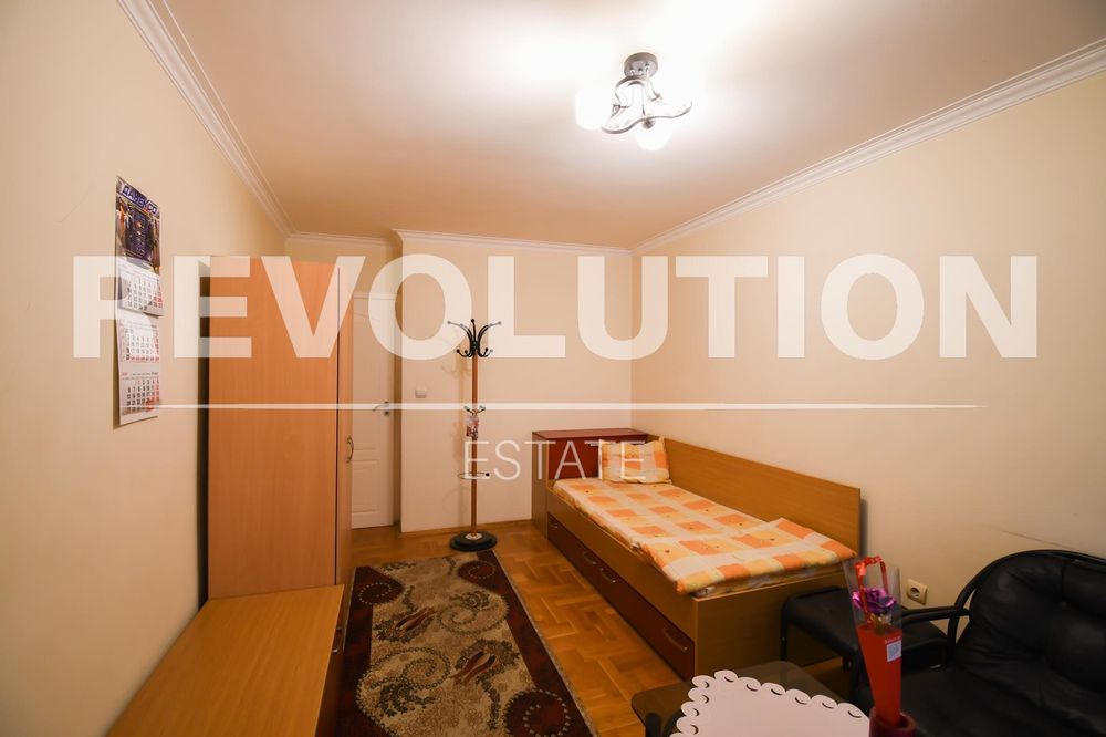 Дава се под наем Четиристаен апартамент в София, Лагера - 180 кв.м за 1296.42 € - Снимка #5