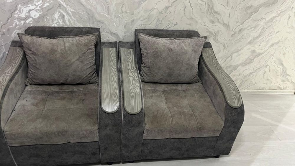 Диван в хорошом состояние