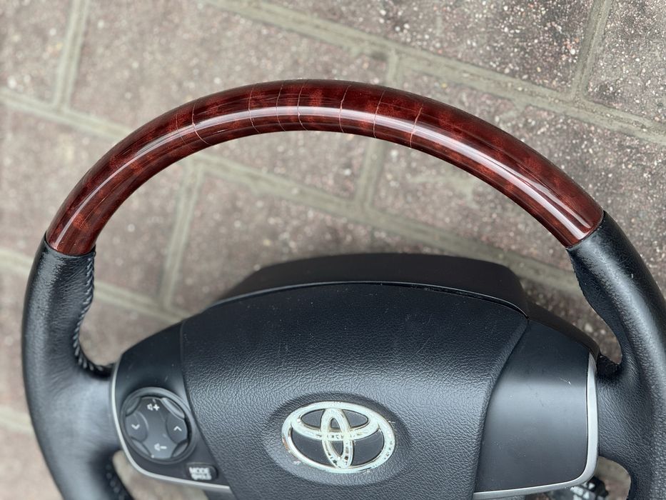 Продам Руль на камри 50