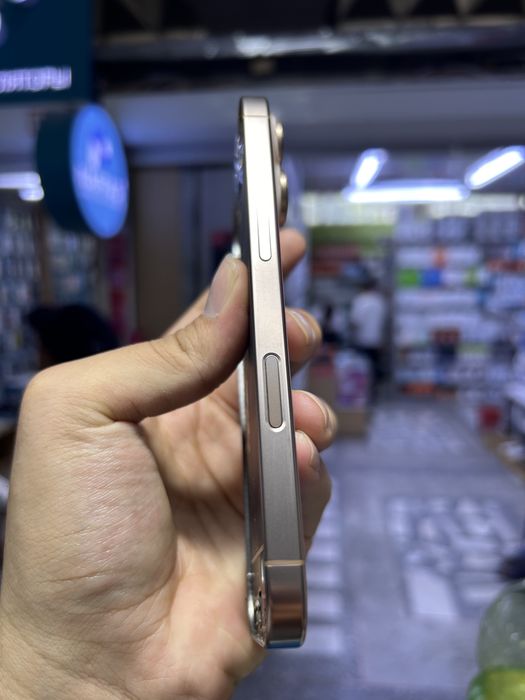 Iphone 16 pro.