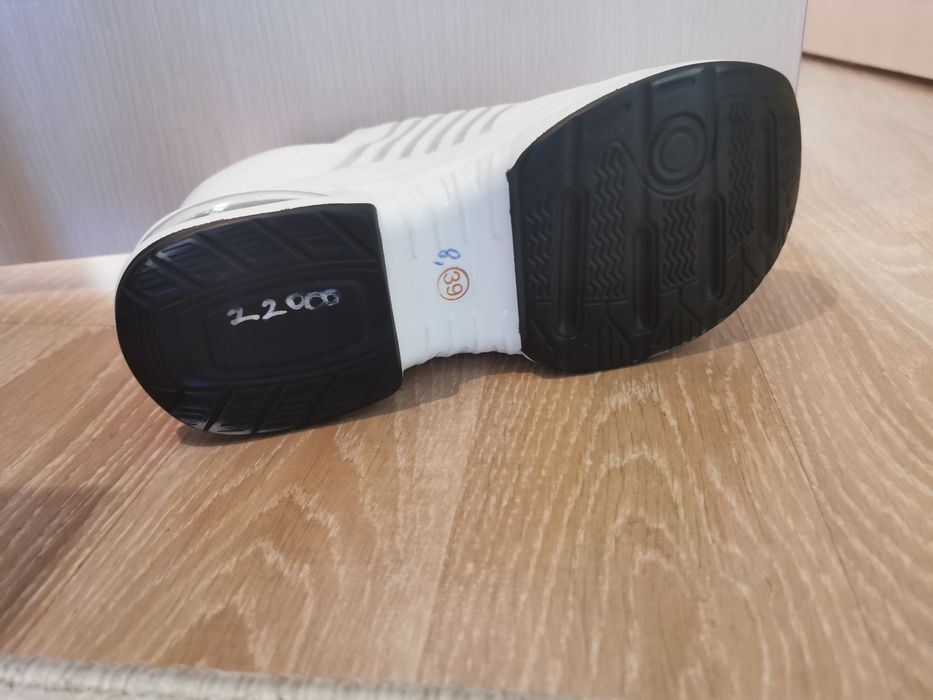 Кроссовки на платформе 38 размер