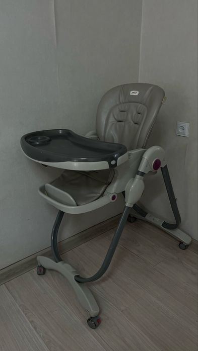 Детский стульчик для кормления