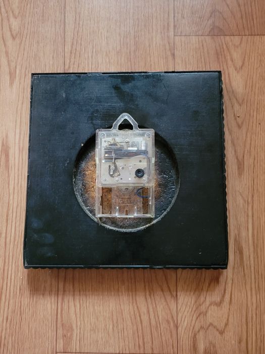 Часы настенные Янтарь времён СССР