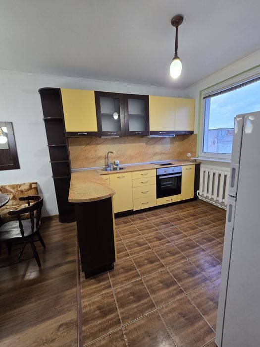 Дава се под наем Тристаен апартамент в София, Стрелбище - 95 кв.м за 648.21 € - Снимка #1