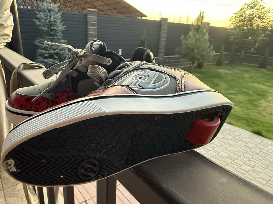 Кроссовки с колесиками Heelys (оригинал)
