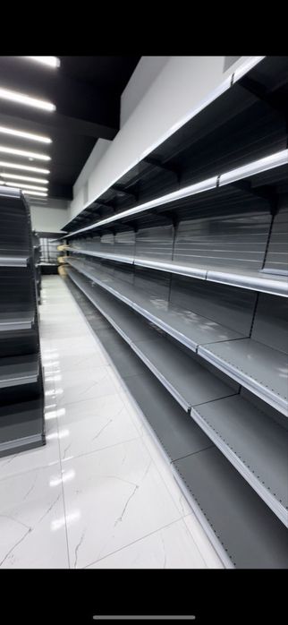 Стеллажи,витрины и холодильники