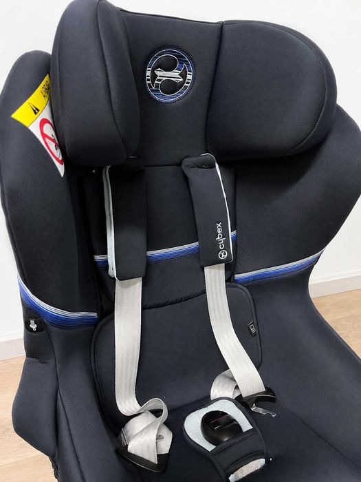 CYBEX Стол за кола с база (40-105см) SIRONA S I-SIZE - стол за кола от 0 до 4 години с Isofix - тъмносин