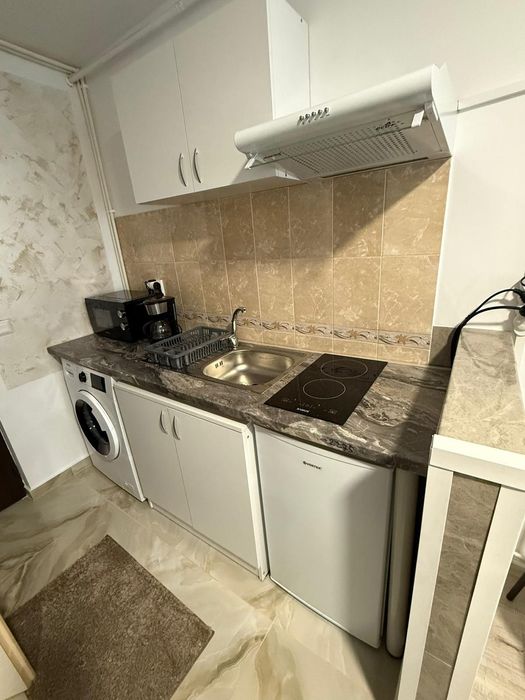 Ofer spre închiriere garsoniera