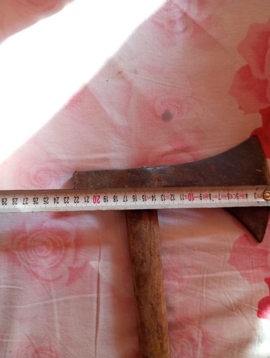 Стари сечива брадви секири