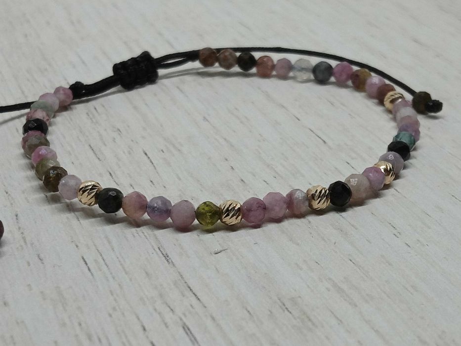 Гривна с Турмалинови фасетирани скъпоценни камъни и 14K златни топчета