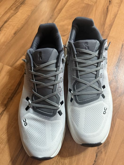 Продам кросовки ON!