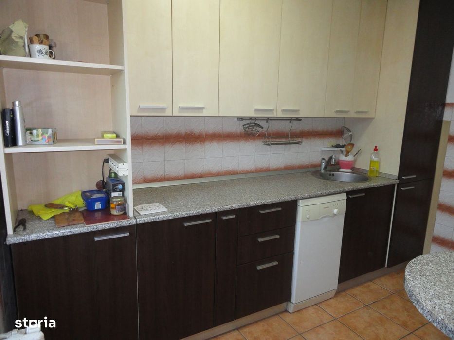Apartament 4 camere, 2 bai. 2 balcoane, etaj 3 Micalaca - Miorita 93mp