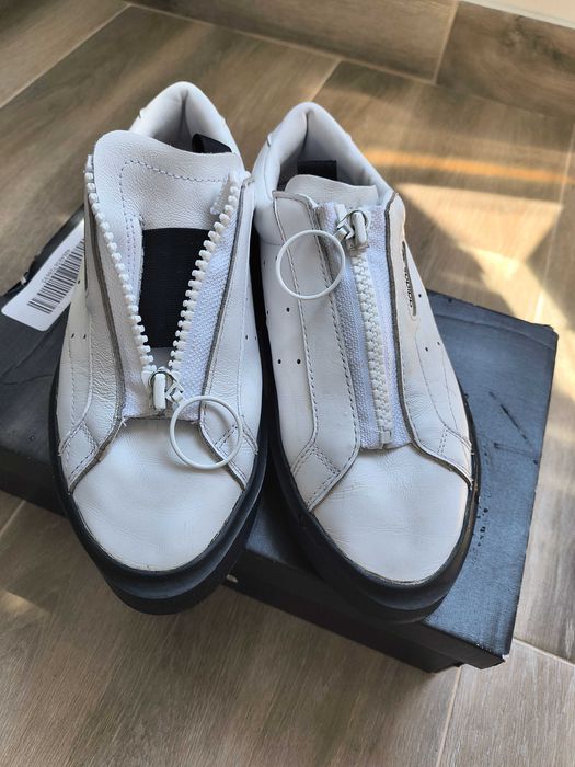 Apuci Adidas cu fermoar 38