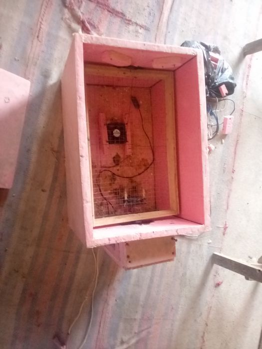 Инкубатир сотилади 500000