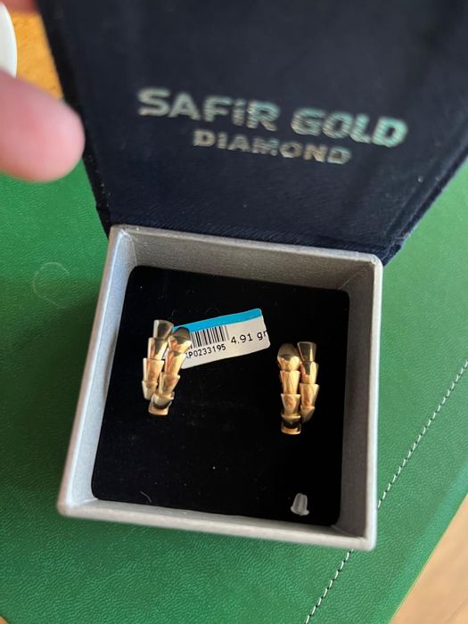 Продам серьги золотые 585 проба  5 грам