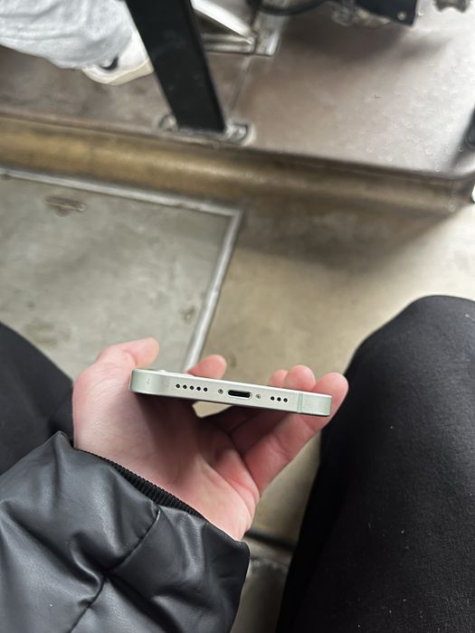 Продам срочно айфон 12 идиал без торга