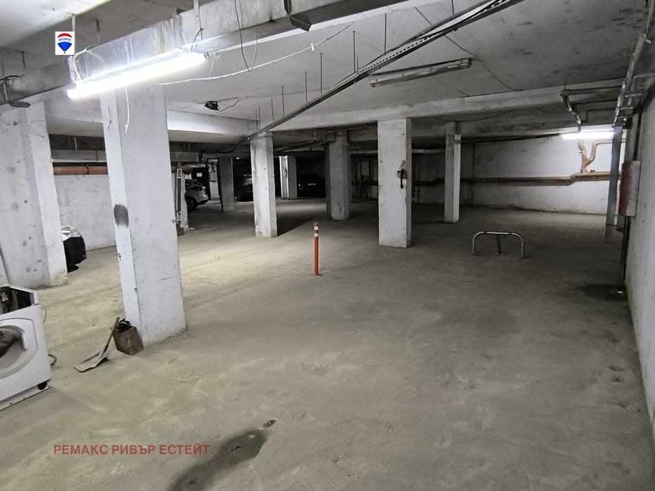 Дава се под наем Гараж / Паркомясто в Русе, Хъшове - 19 кв.м за 51 € - Снимка #3