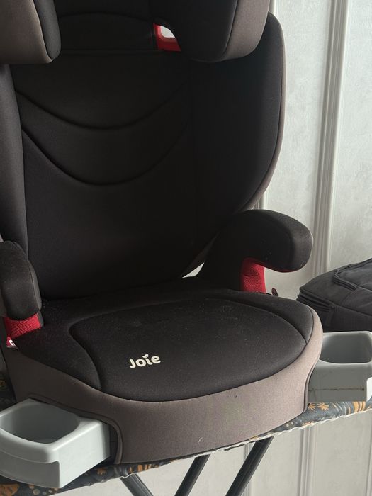 Продается авто кресло Joie