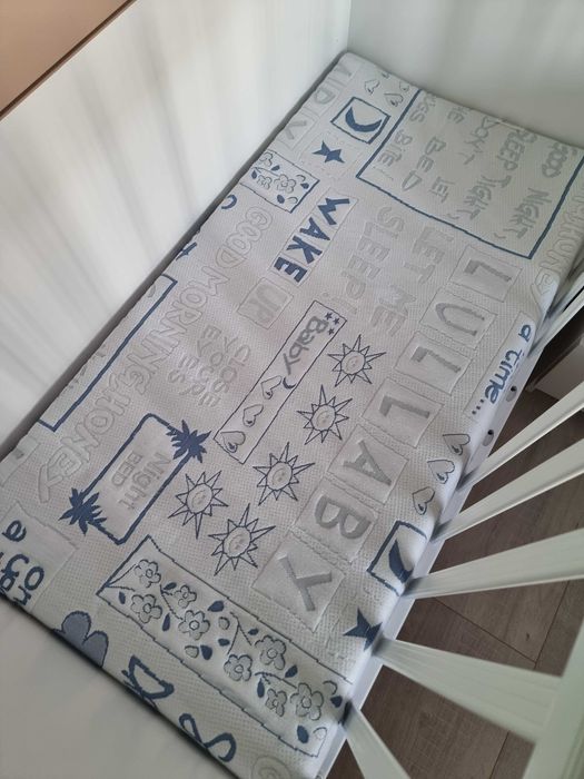 Бебешко легло люлка със скрин и матрак Dormeo. Бебешка кошара.