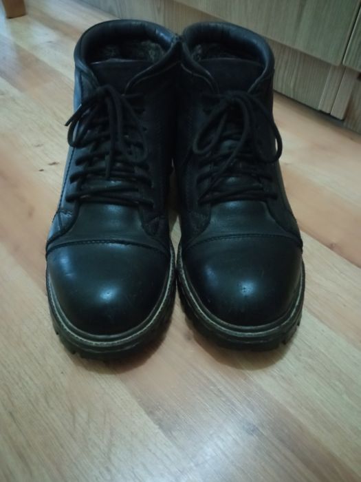 Продам кожаные ботинки