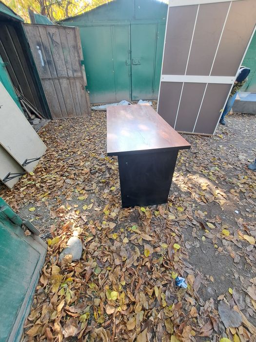 Офис учун мебел бор. Ҳаммаси ишлатилган. Холати яхши.