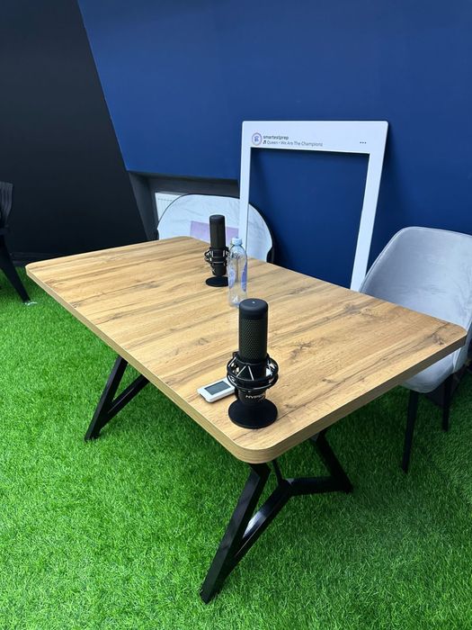 Продам стол длинна 1,5 метра вместе со стульями