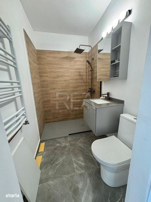 2 camere Titan decomandat, an 1972, reabilitat