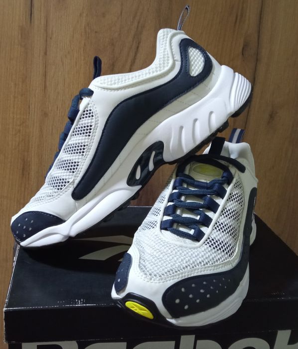 Reebok classic running