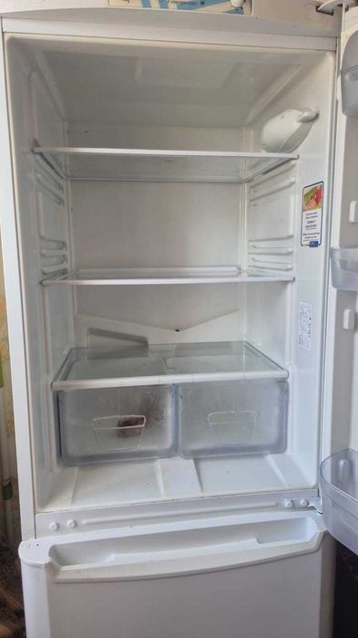 Продам холодильник