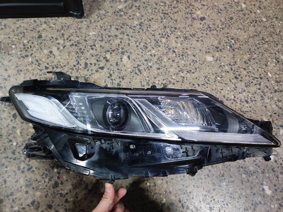 Камри 75 оригиналный фары