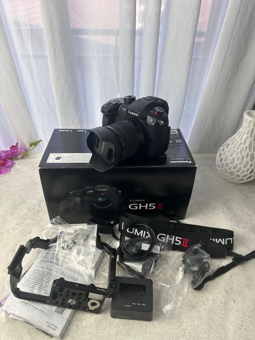 Panasonic Lumix GH5 II (Mark II) + Obiectiv 12-60mm