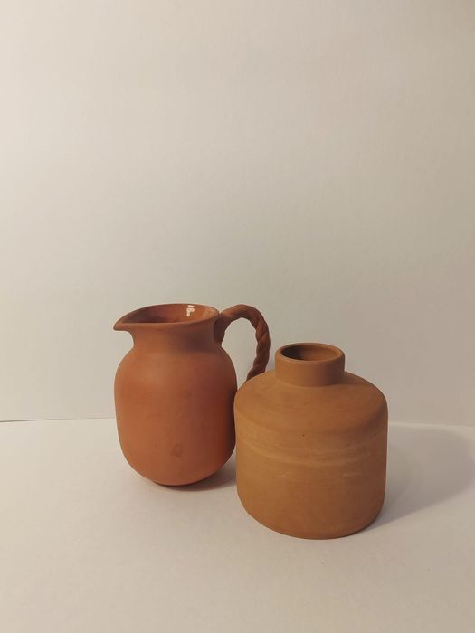 Decorațiuni Autentice din Lut - Set Cana și Vază Minimalistă -
