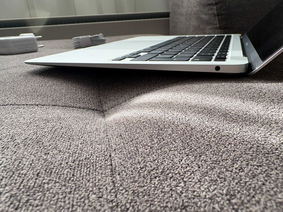 Apple Macbook Air 2020 M1 Перфектен
