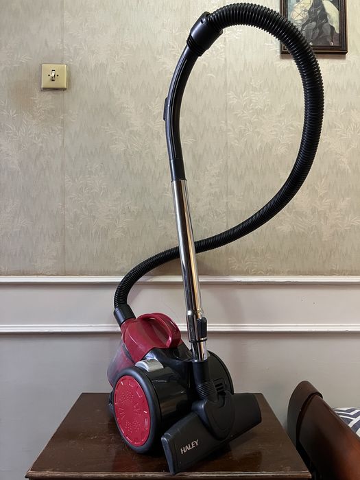 Пылесос HALEY HY-925