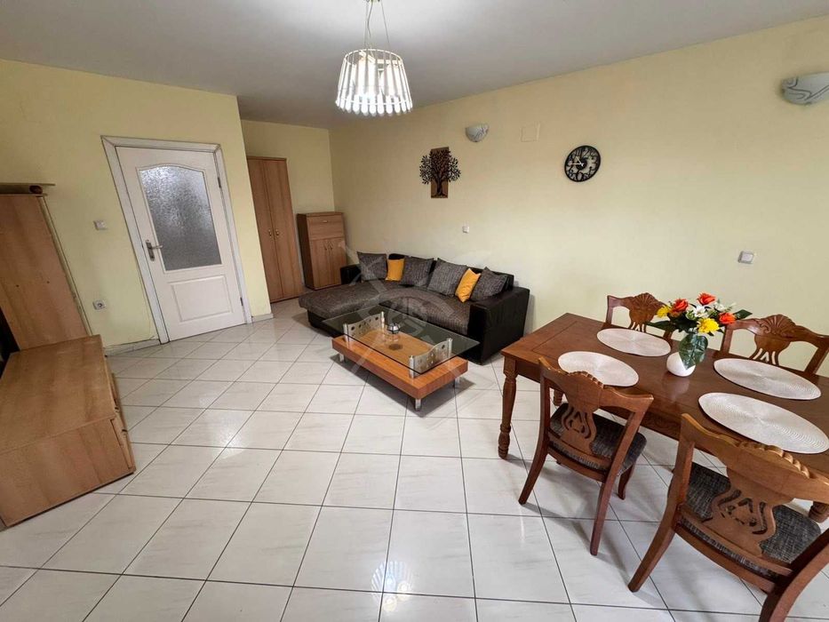 Дава се под наем Тристаен апартамент в Пловдив, Кършияка - 110 кв.м за 548.25 € - Снимка #9