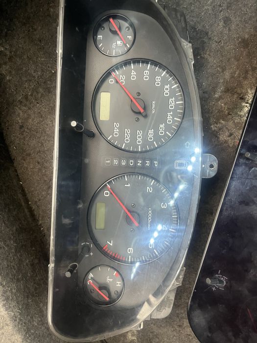 Щиток оптитрон панель приборов Субару б4