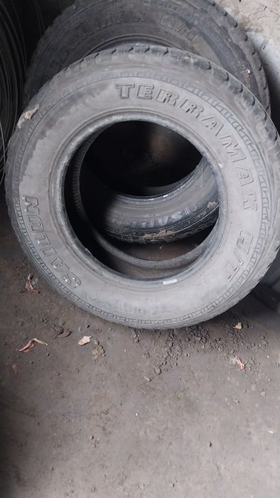 Два баллона резины