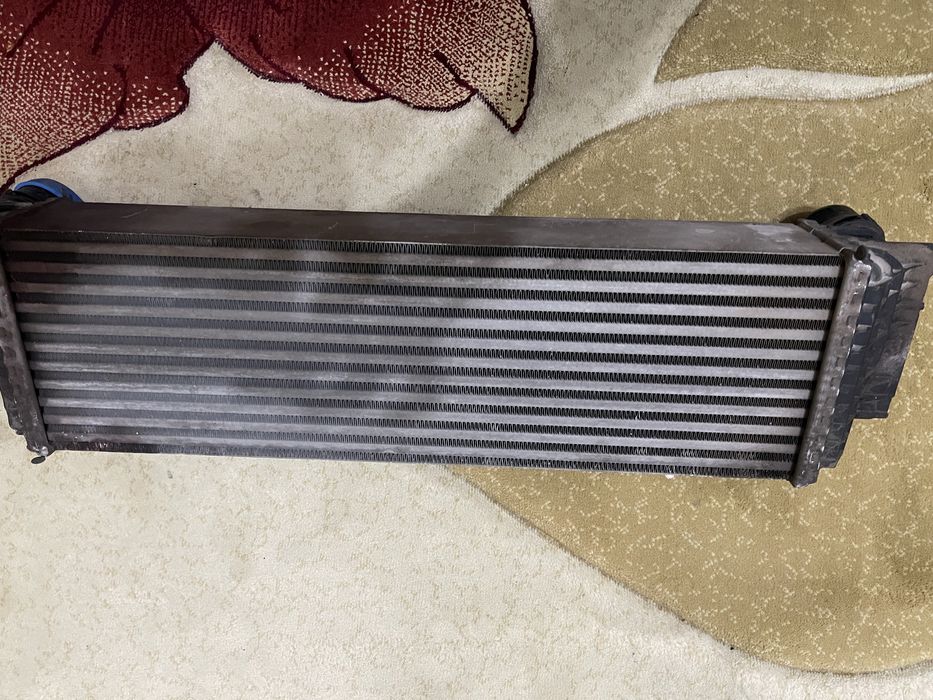 Продается интеркулер для bmw