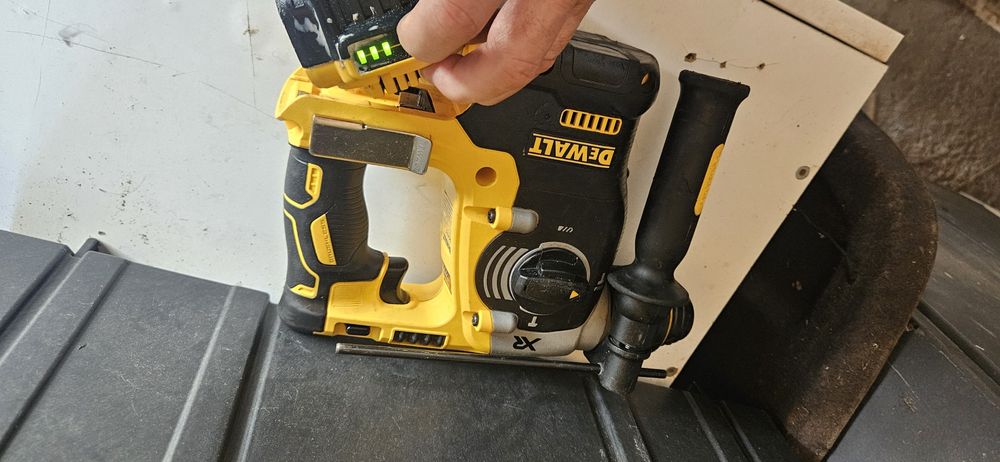 Rotopercutor Dewalt DCH 273