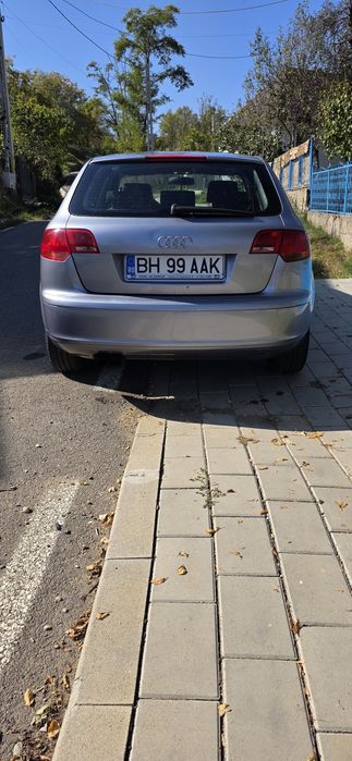 Vând Audi a 3 sline