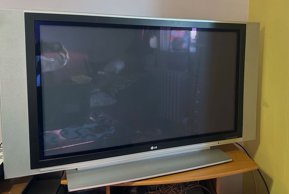 Продавам Телевизор LG 42 inches