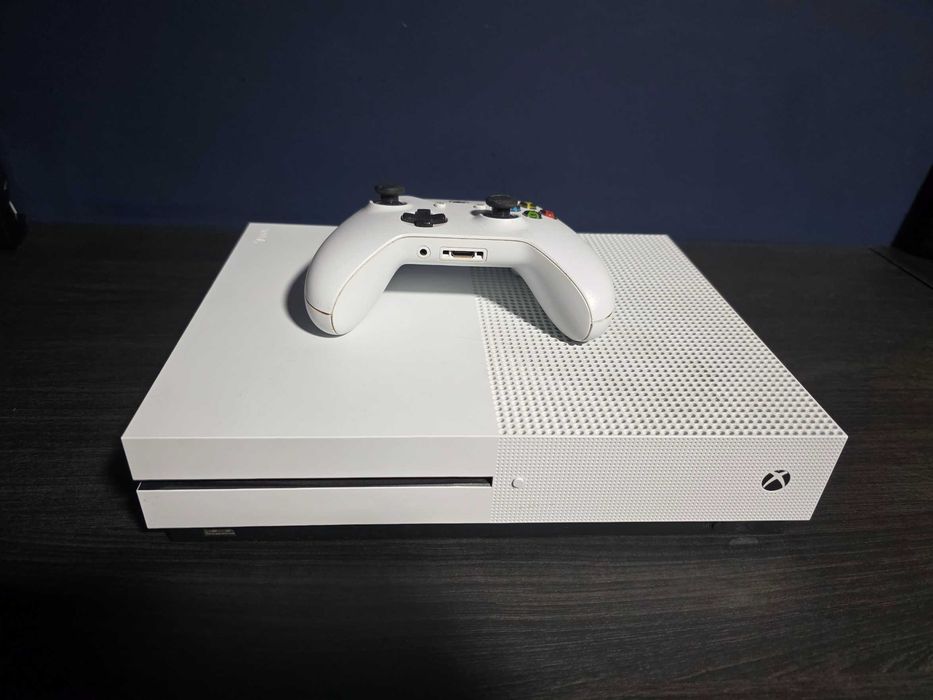 Xbox One S 800gb cu disk
