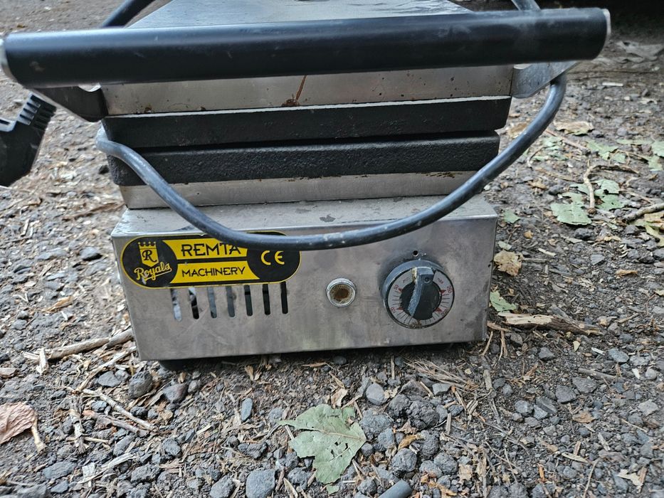 Вафельница бутербродница электровафельница