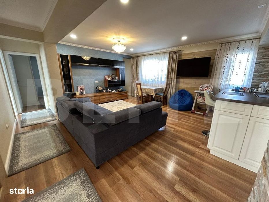 Apartament de vanzare, cu 4 camere, 100 mp, zona Oasului