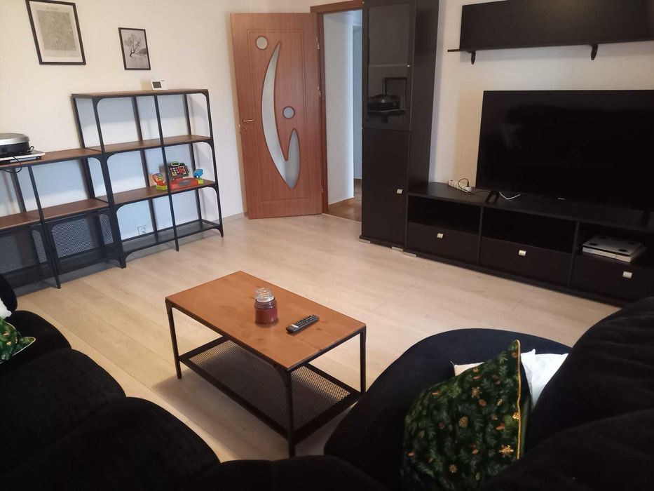 Se inchiriaza Apartament 3 camere in zona linistita complet utilat
