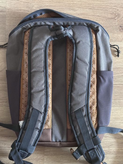 Оригинална раница Quechua NH500 (10L) – Кафяво-сива / Отлично състояние
