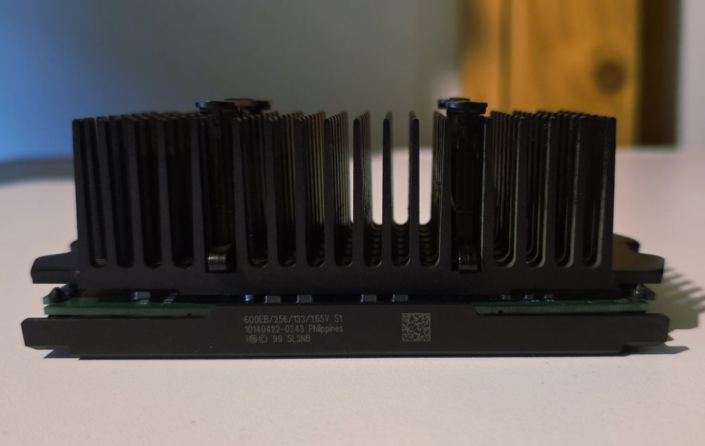 Procesor Intel Pentium III 600MHz Slot 1 SL3NB piesă colecție retro