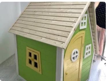 Casuta din lemn pentru curte, copii