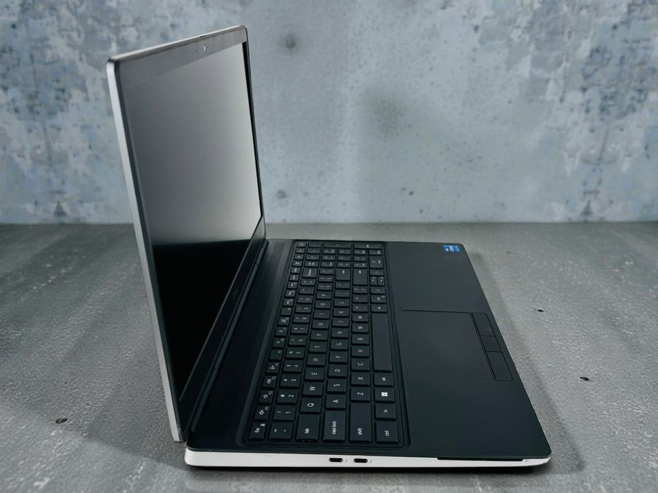 Лаптоп Dell Precision 7560 15,6 FHD i9-11950H 32RAM 512GB SSD RTX A2000 Гараниця!
