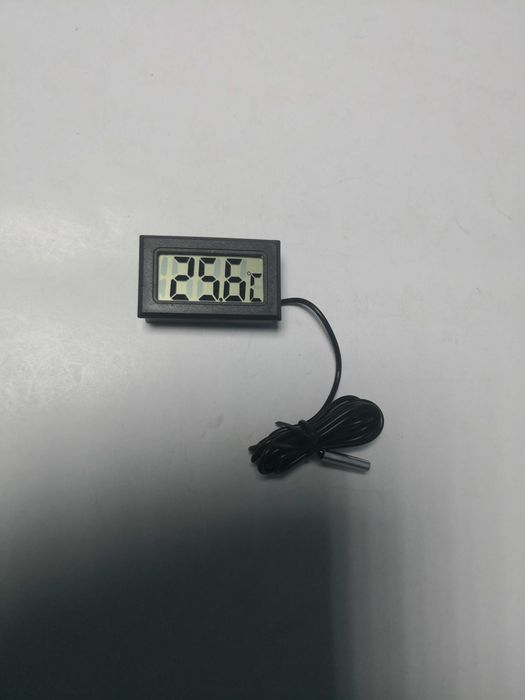 Termometru de panou LCD cu higrometru